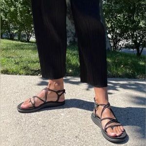 Teva Voya Infinity Women’s Sandals Black Size 8